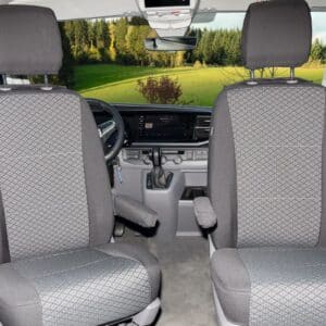 Second Skin Schonbezüge Fahrerhaussitze VW T6.1 Multivan/California Beach Design: „Quadratic/Titanschwarz“