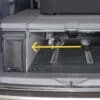 UTILITY für Stauschrank hinten, 1 Tasche, VW T6.1 California Beach mit 2er-Bank, Design „Leder Titanschwarz"