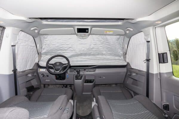 ISOLITE Extreme Fahrerhausfenster 3-tlg. VW T6.1 California/Multivan, trapezförmigem Spiegelfuß, Navi mit Verkehrszeichenerkennung